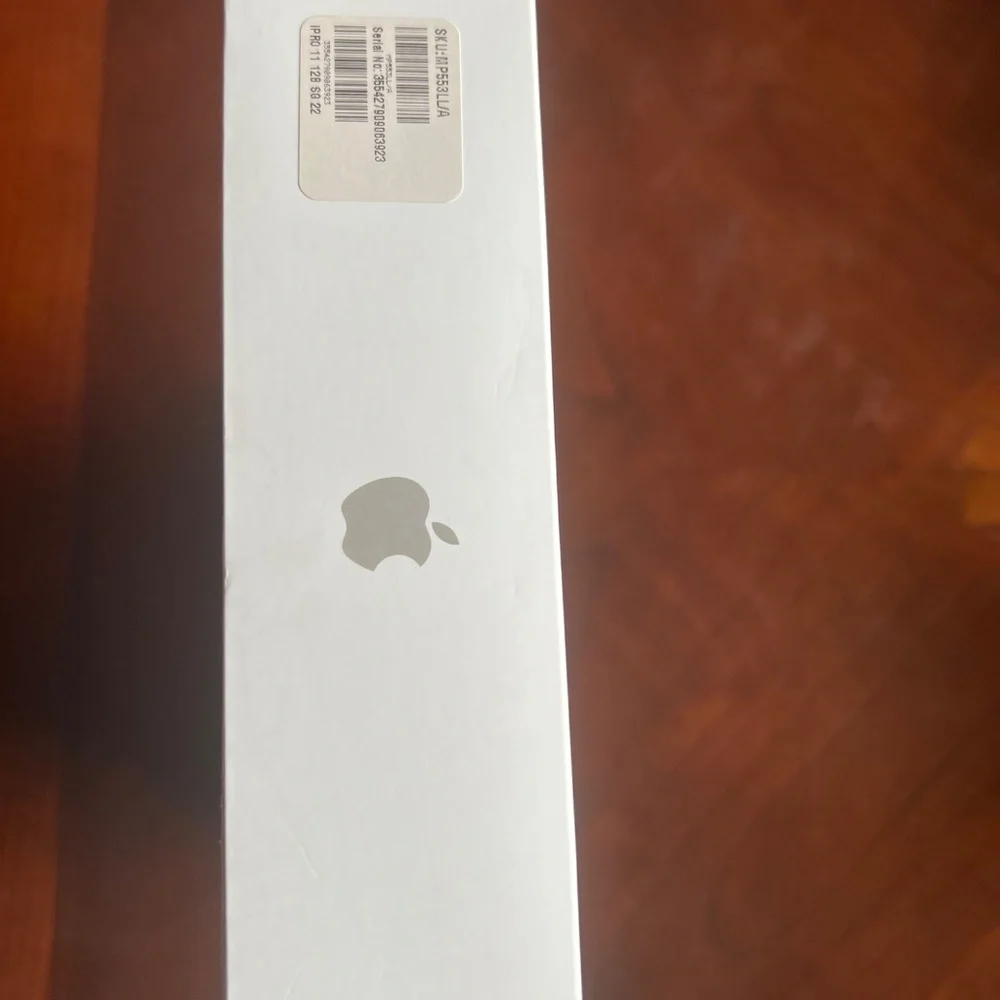 BUNDLE - EUC iPad Pro & Magic Keyboard